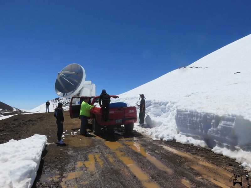 Here, residents of Hawaii load up a pick-up truck with snow. They said they plan to bring the snow to a beach picnic so that they could enjoy a snowball fight in the warm Hawaiian sunshine. Photo: Weatherboy