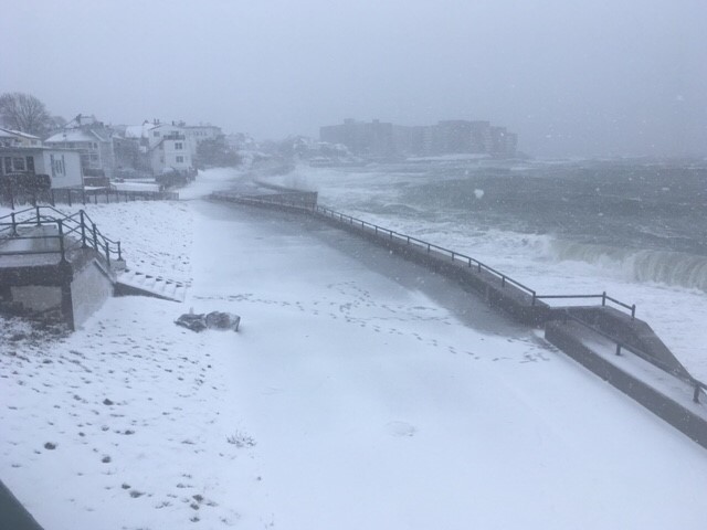 Winthrop Beach looking north at homes on the coast. Photo: Weatherboy