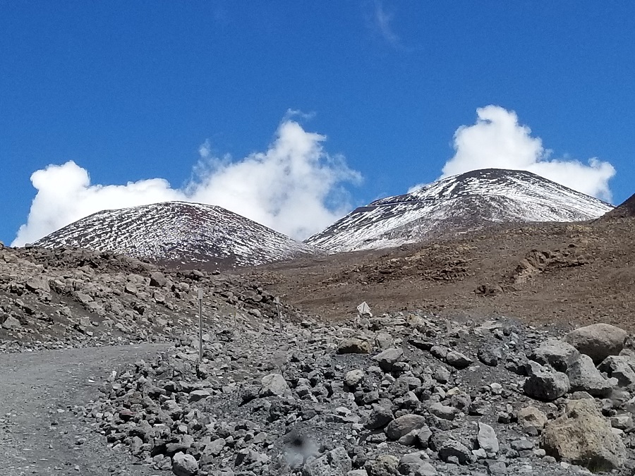 Weatherboy visits Mauna Kea after the unusual May 1, 2017 snowstorm.