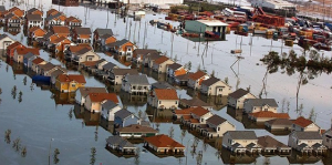 Aerial views of flooding the day after Hurricane Katrina hit the Gulf Coast. Photo: Jocelyn Augustino, FEMA, katrinadestruction.com