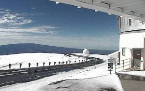 Snow can be seen on webcams from time to time on Hawaii's Mauna Kea. Image: University of Hawaii / East Asian Observatory